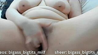 Curvy colombian bbw spreads big pussy masturbates dildo squirt cum