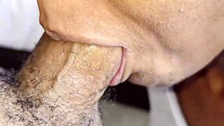 hey cum in my mouth i'll swallow every drop