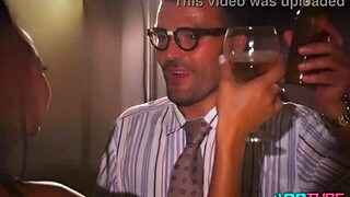 public bar fuck right in front of customers! 👀🔥