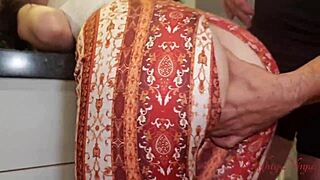 Cleaning lady milf bends for creampie tip in kitchen?