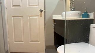 Peeing gym clothes after workout drip!