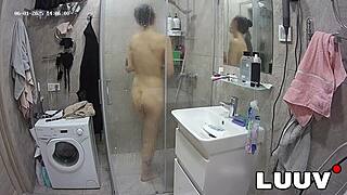 i luuv beautiful alice shave my pussy intimately in shower for reality cameras