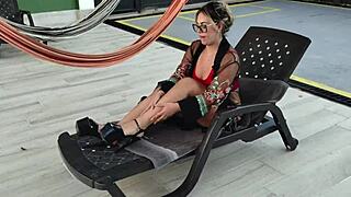 a shy guy sunscreens my ass... i get horny, take his huge cock deep - juliana rose