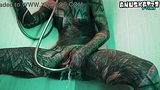 i test my new shower wand toy on my teen pussy feels amazing 😩💦