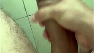 mi primera masturbacion sesion con este monster cock... feels so intense pt 1 😩💦