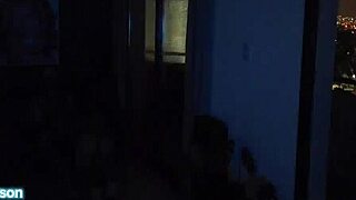 quieres ver como esta puta se prende a mi pija despues en casa?