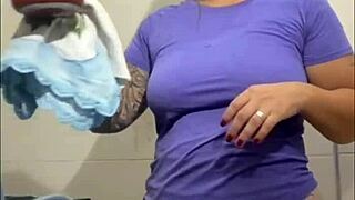 exhibitionist flashes her urges in broad daylight