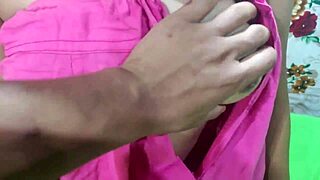 dessi indian aunty's big boobs and ass shake in local chudai sex