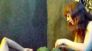 quieres ver como se traga la verga y bolas enteras?