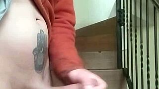 Neighbor Chats Garage I Flash Masturbate Huge Cock