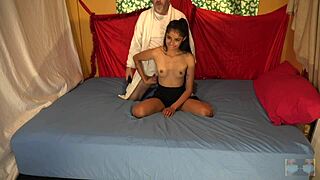 Blowjob And Finger Fuck On Bed 😘 With Hot Asian Babe 👅