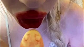 sexy elza kom dances then sucks cock bimbo style!