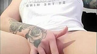 damn ruiva rubs her huge clit till she squirts watchin porn full on red