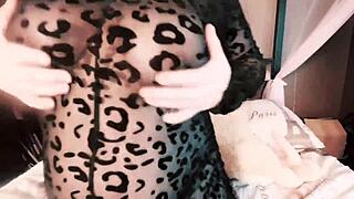 whoa dildo pounds her fat pussy while cock wrecks bbw ass!