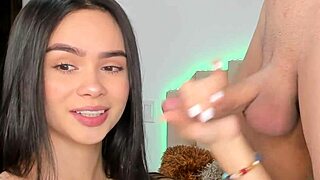 oye linda colombiana quieres meterla en esa concha apretada?