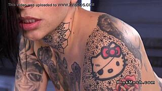 wanna see this hottie ride fucking machine till she squirts everywhere