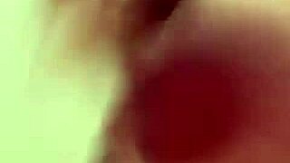 chica topless con big tits y ass en webcam, mira como se mueve tan rico 😏