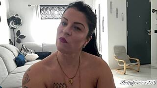 damn this curvy latina milf's wet ass farts sound so chocolatey good