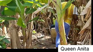 Queen Anita unwraps Christmas BBC gift for farm doggystyle pounding and cumshot