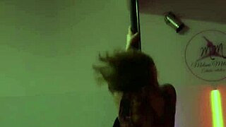 i... uh, can't stop watching doctora strip and dance on that pole