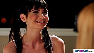 Nervous teen Chloe Skye gets facesat by older woman in first lesbian lick