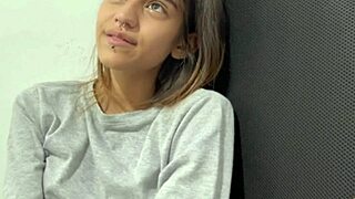 hermanastra cachonda en habitacion me excita tanto termino follandomela duro tatuada findom spit