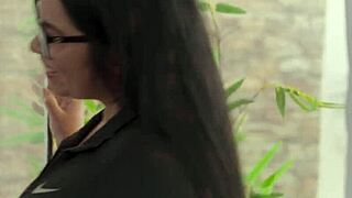 venezuelan big ass bombshell gets drilled by mandingo trainer while humiliating her boyfriend