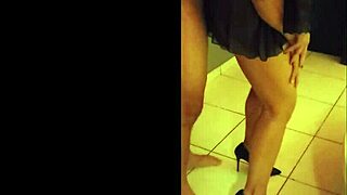 driver stretched my soaked vagina wide while cuck watched up close