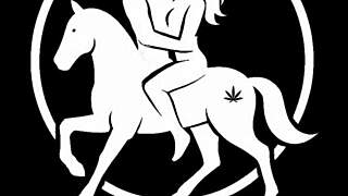 german milf massages her huge pierced pussy lips solo