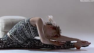 russian gymnast rita spreads hairy pussy legs wide in yoga gym splits