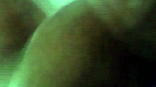 mira que rico se ve esa latina tatuada doblada quiero dos vergas cogiendo 🍑