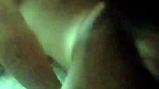 mira que rico se ve esa latina tatuada doblada quiero dos vergas cogiendo 🍑