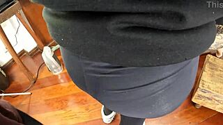 warming up shorty before punishing juicy big ass in car