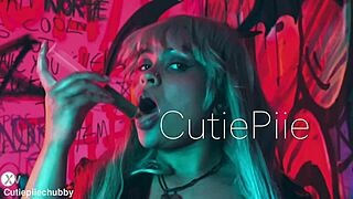 i stuff latex pantyhose into morrigan while worshipping her sexy feet