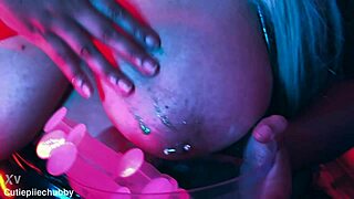 i stuff latex pantyhose into morrigan while worshipping her sexy feet