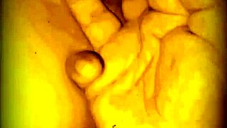 mi vecino mete dedos en mi coño mientras mi marido labora y no se entera de nada