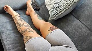 Who wouldn't worship this fat tight Latina pussy bulging through leggings?