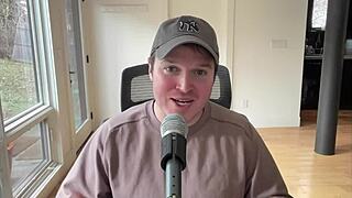 Vintage crocodile bombardilo rapporto unfolds in antique dirty retro style details