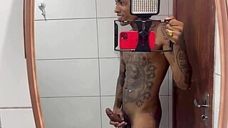 Depois da praia, Lunna Geek faz sexo no banheiro pelada, gozei dentro quentinho interracial petite tattoo