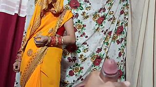 Bahú sneaks into sasur bedroom dirty hindi talk leads to hot pussy fuck