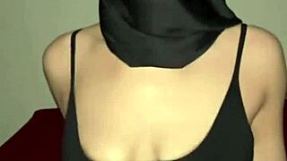 i can't resist these arab hijab boobs anymore