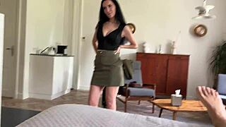Hot Stepmom Forgets Panties Teasing Big Cock Before Bedtime Ride
