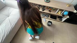 mi empleada puta shows huge pussy lips in shorts begs for american desi sex