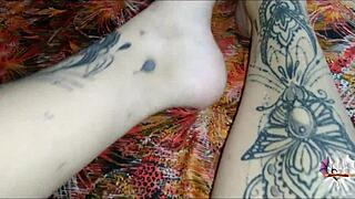 i pour oil on my tattooed feet to jerk you off slowly 😏👣