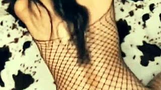 hey 40 year old skinny wife takes anal from hubby's bro 😏🍑