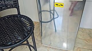 ENTEADA GOSTOSA FAZ ORAL GOSTOSO NA COZINHA?!