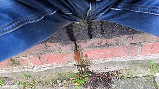 wanna see me peeing right in my jeans outdoors?