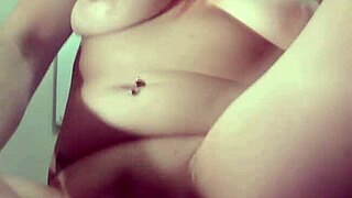 fucking my huge pussy lips and ass deep with fat carrots dp