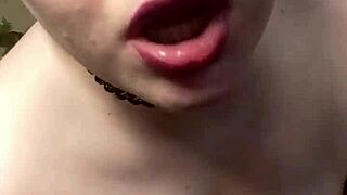 Whoa, plugged chubby babe with big clit squirts hard from buttplug and vibrator on juicy pussy lips!!
