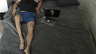 omg mi esposa infiel en la cama el amante la folla duro en coño le da orgasmo traidora puta corrida adentro lame coño
